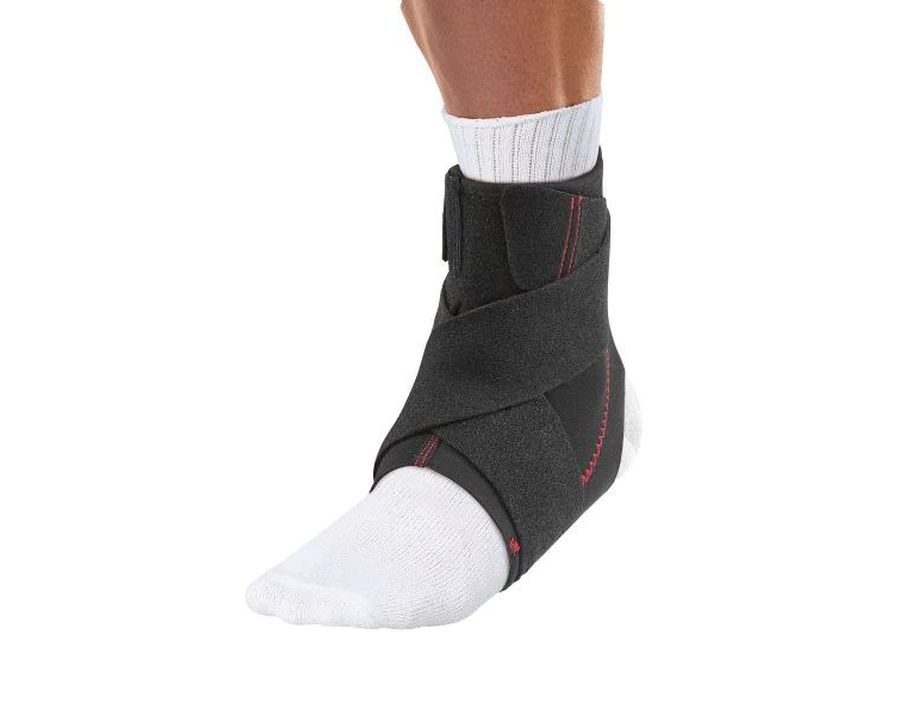 MUELLER Adjustable Ankle Stabilizer