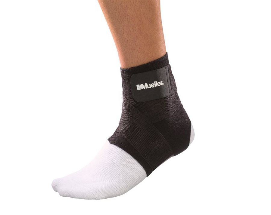 MUELLER Ankle Support with straps